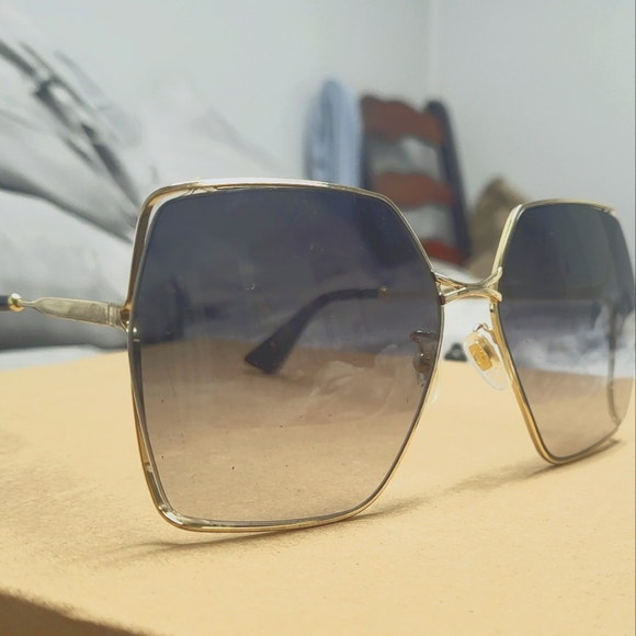 Gucci sunglasses - Picture 1 of 5